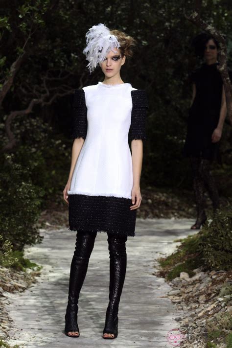 moda en blanco y negro chanel|vestidos blancos y negros.